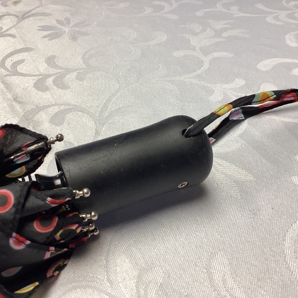 POLKA DOT UMBRELLA SO CUTE. USEFUL N EASY TO CARRY - Picture 7 of 8